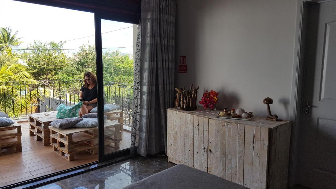 Aux Plaisirs De La Vie Chambre Chez L Habitant Flic-en-Flacq 외부 사진